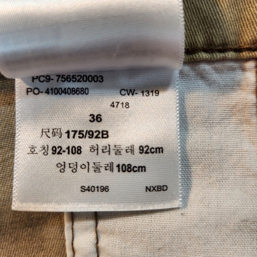 Levis Strauss Shorts Mens Cargo Khakis Sz 36 Inside Outside Front‎ Pocket Zip - Picture 6 of 11